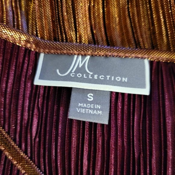 JM Collection- Metallic V-Neck Ribbed Blouse - Picture 5 of 7